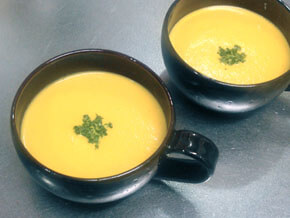 Completion of delicious carrot soups